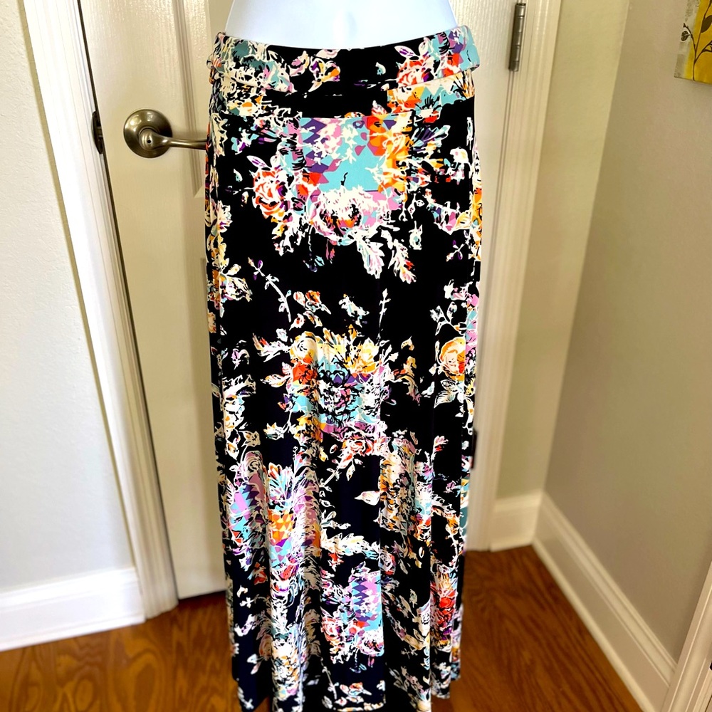 LuLaRoe Maxi Skirt in Multicolor